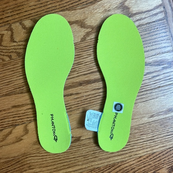 Nike Phantom 6 youth Soccer shoes worn twice - Picture 13 of 13